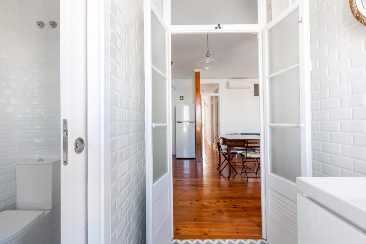 White & Blue Vintage Home In Graca Lisboa 外观 照片