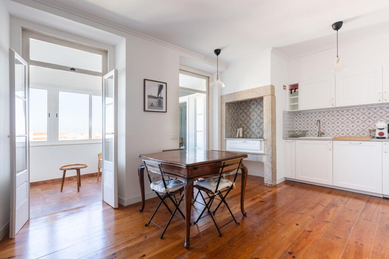 White & Blue Vintage Home In Graca Lisboa 外观 照片