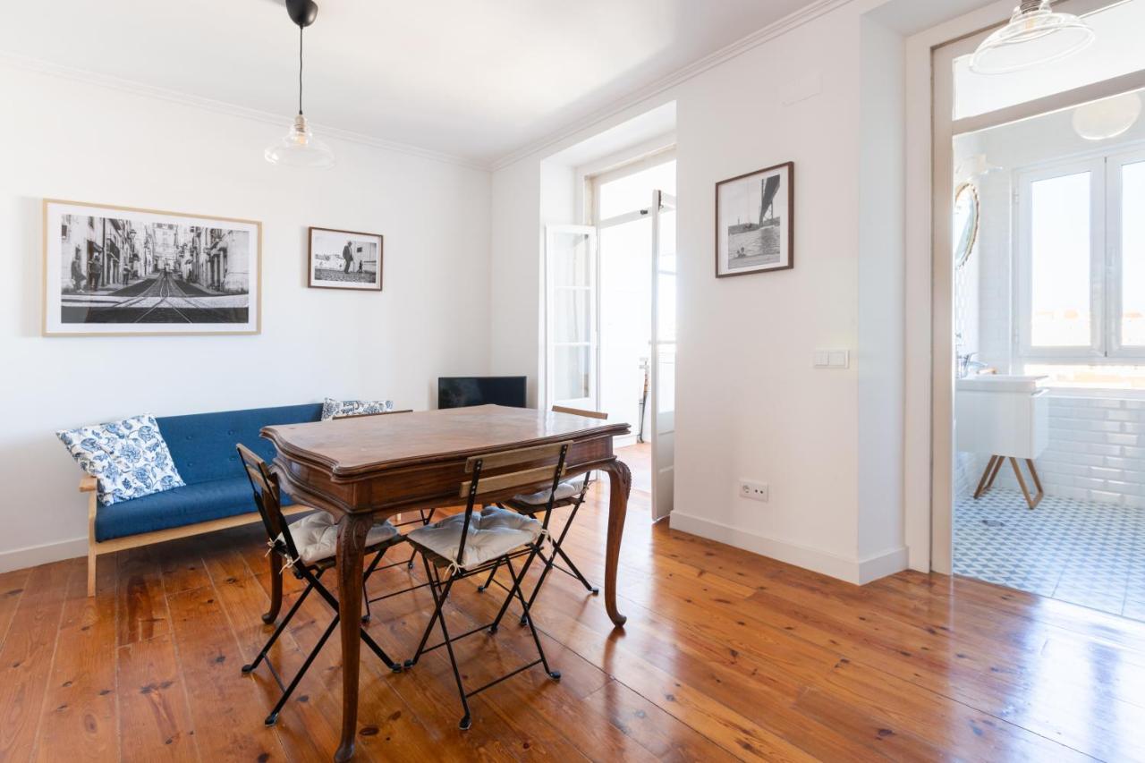 White & Blue Vintage Home In Graca Lisboa 外观 照片